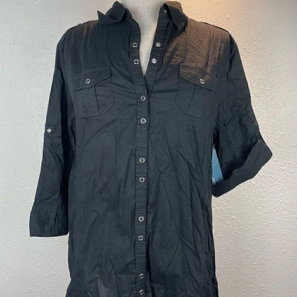 NWT Passports Womens Button Down Top with Snap Adjustable Sleeve Length Size L